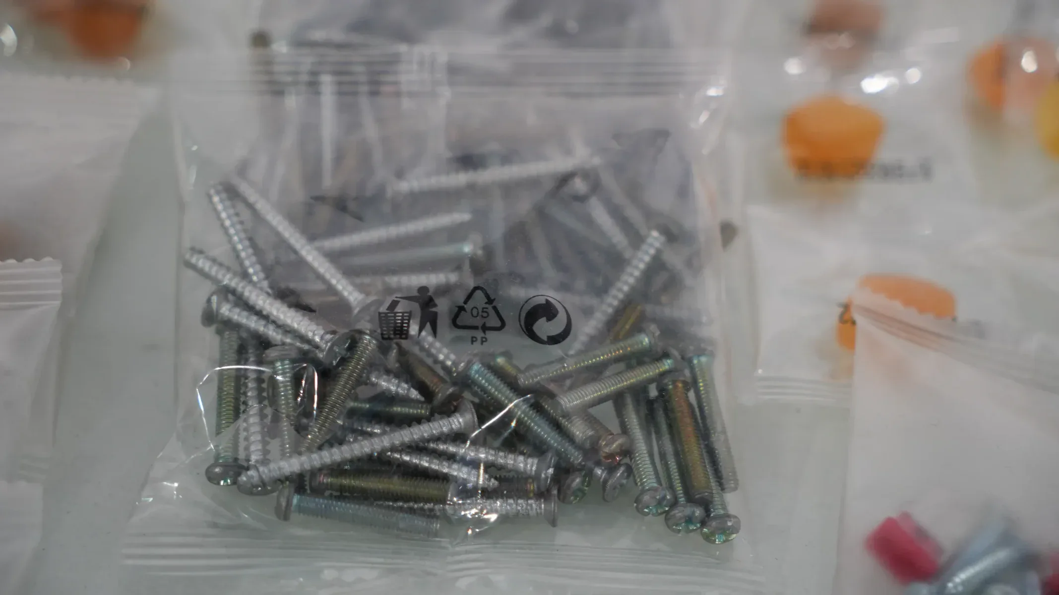 screw small bag packaging